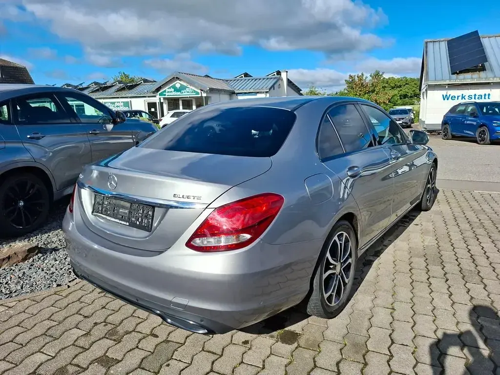 Gebraucht Mercedes C220 Avantgarde 170 PS (125 kW) 2015 Silber Limousine