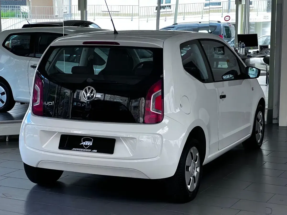 Usado VW up! 60 CV (44 kW) 2013 Blanco Utilitario