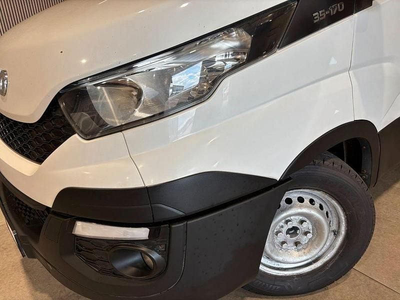Gebraucht Iveco Daily 170 PS (125 kW) 2015 Weiß Van / Kleinbus