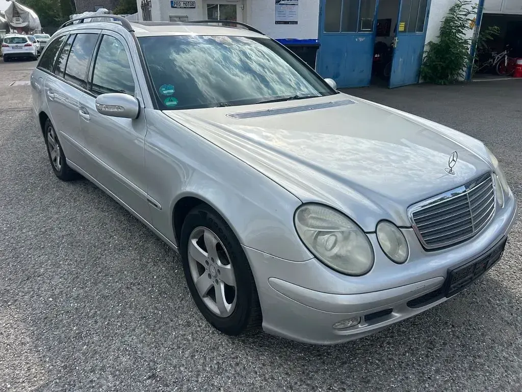Gebraucht Mercedes E220 150 PS (110 kW) 2004 Silber Kombi