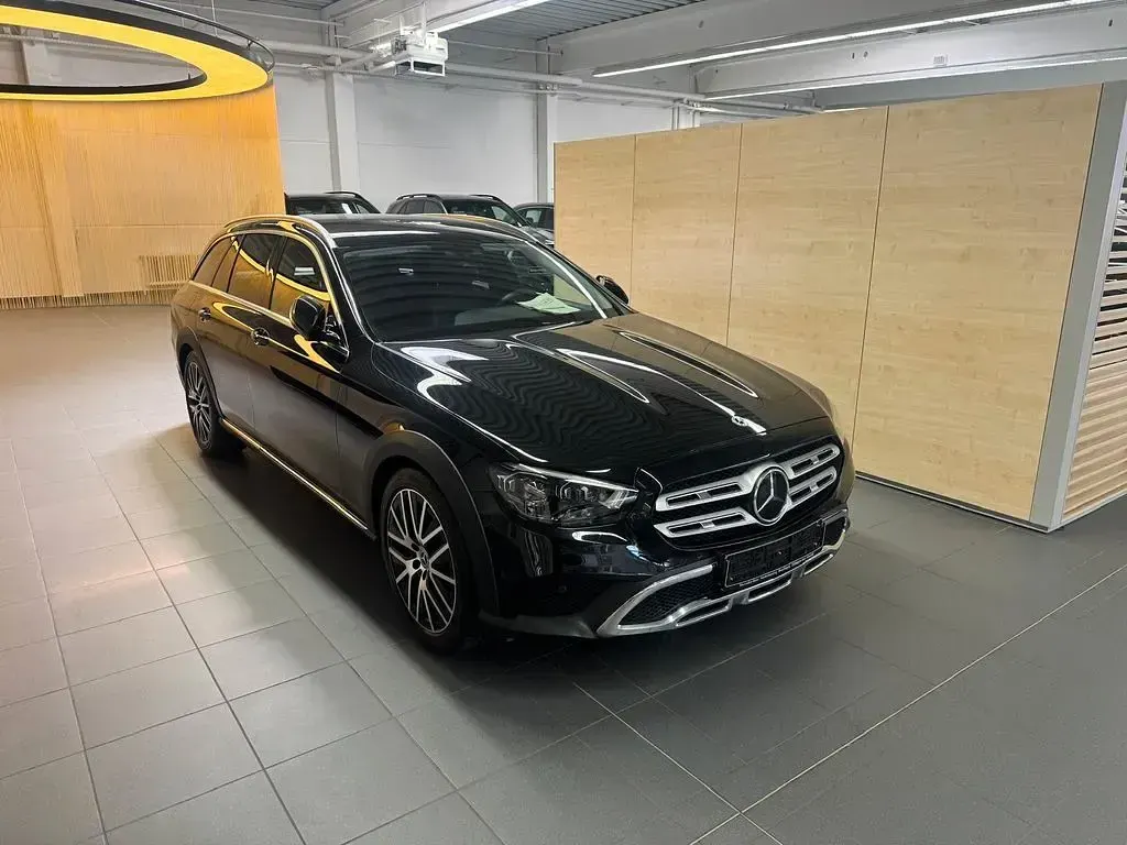 Gebraucht Mercedes E220 All-Terrain 194 PS (142 kW) 2021 Schwarz Kombi