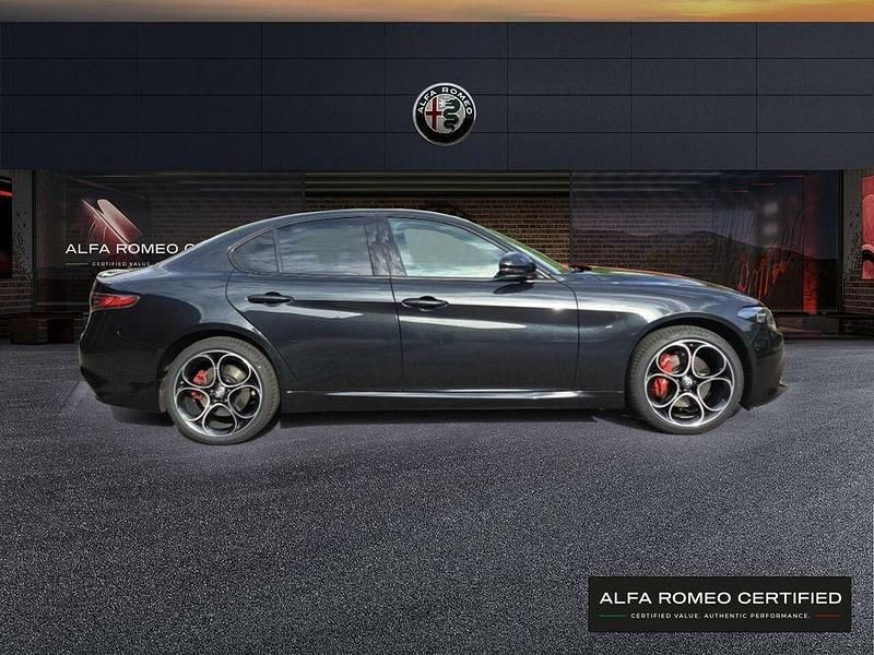 Gebraucht Alfa Romeo Giulia Veloce 280 PS (205 kW) 2025 Nero vulcano Limousine