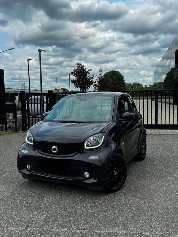 Schwarz Gebraucht 2017 Smart ForTwo Coupé Prime Kleinwagen | 12.299 € (Guter Preis) - Bild 1/4