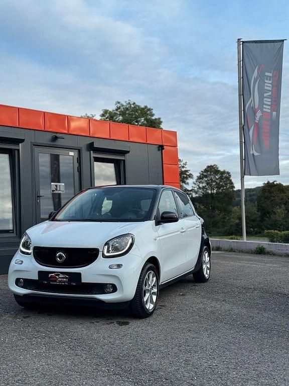 Weiß Gebraucht 2017 Smart ForFour Prime Limousine | 11.900 € (Fairer Preis) - Bild 1/4