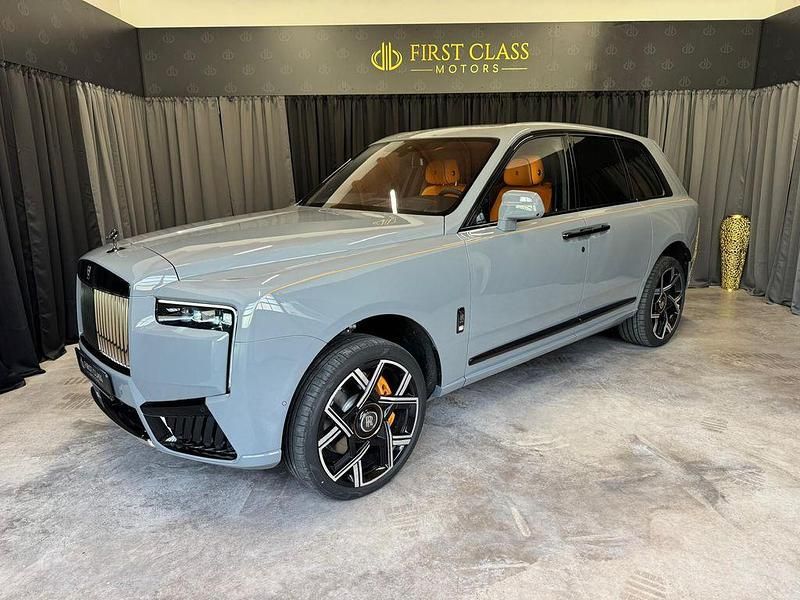 Neu Rolls Royce Cullinan 600 PS (441 kW) 2025 Grau SUV