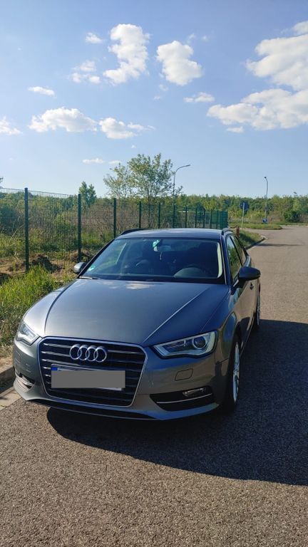 Grau Gebraucht 2014 Audi A3 Sportback Attraction Limousine | 7.200 € (Guter Preis) - Bild 1/4