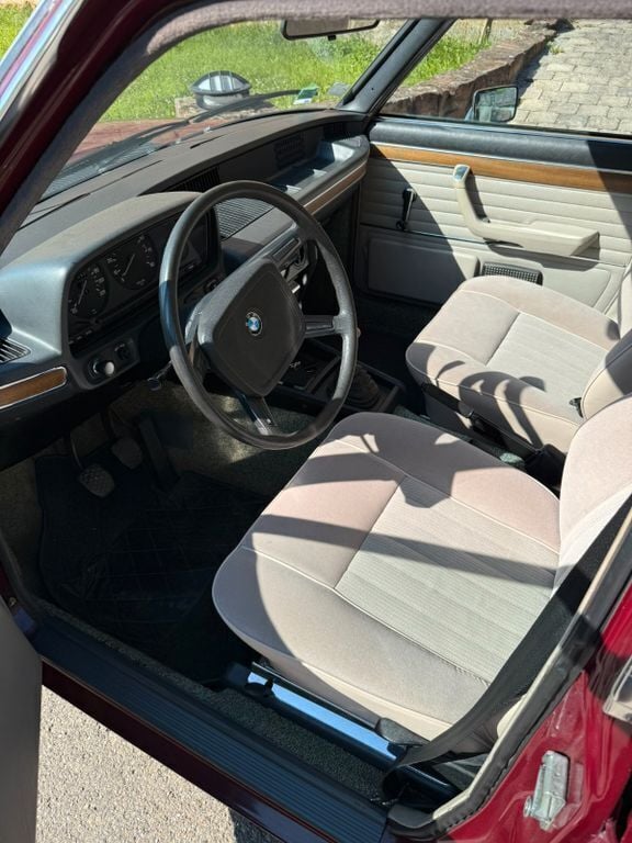 Gebraucht BMW 528 165 PS (121 kW) 1975 Rot Limousine