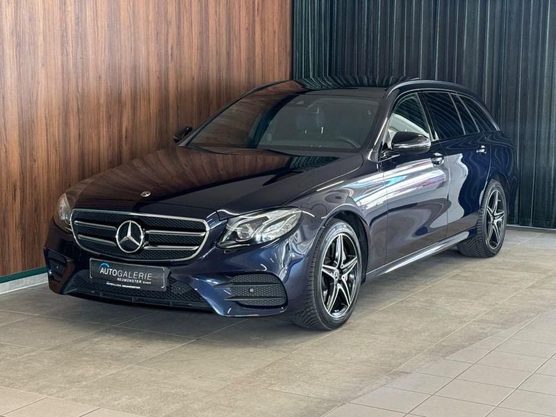 Gebraucht Mercedes E300 AMG 306 PS (225 kW) 2019 Blau Limousine