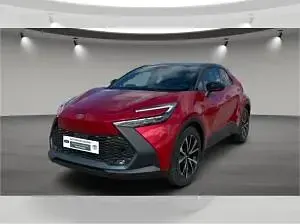 Neu Toyota C-HR 98 PS (72 kW) 2026 Schwarz (emotional red 2 (3u5)/ black (202)) SUV