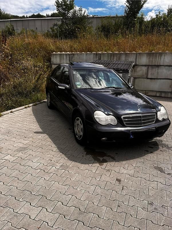 Blau Gebraucht 2001 Mercedes C180 Coupé | 1.350 € (Fairer Preis) - Bild 1/4