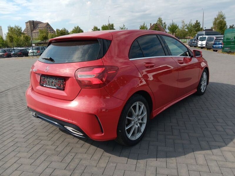 Gebraucht Mercedes A200 AMG 136 PS (100 kW) 2018 Jupiterrot  unilack Limousine