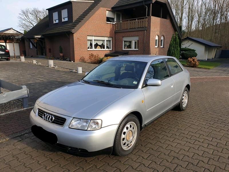 Silber Gebraucht 1999 Audi A3 Limousine | 1.750 € (Fairer Preis) - Bild 1/4