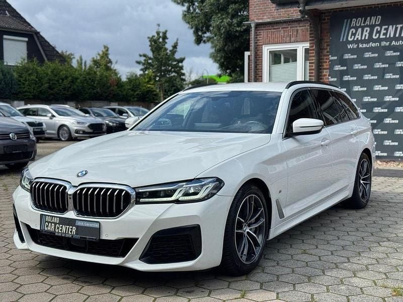 Weiß Gebraucht 2023 BMW 540 M Sport Limousine | 42.940 € (Superpreis) - Bild 1/4