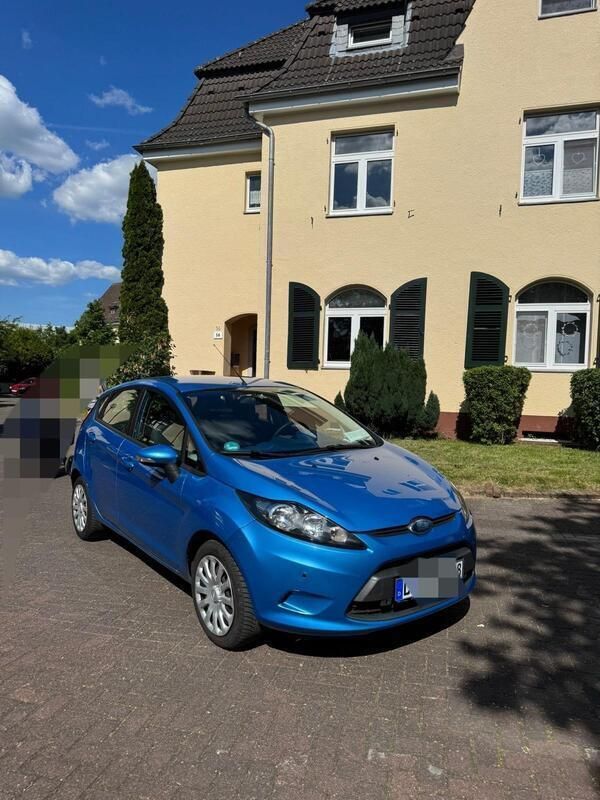 Blau Gebraucht 2009 Ford Fiesta Titanium Kleinwagen | 6.250 € (Fairer Preis) - Bild 1/4