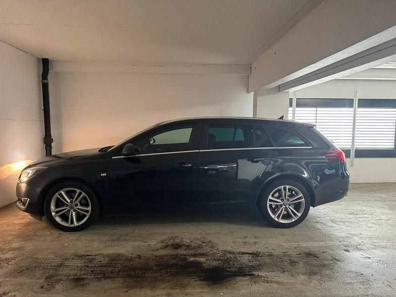 Gebraucht Opel Insignia 143 PS (105 kW) 2014 Schwarz Kombi