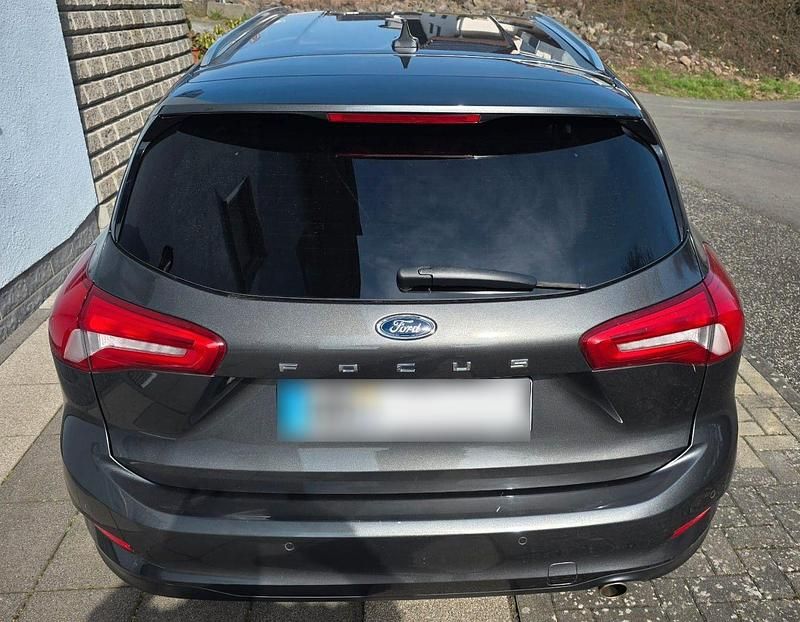 Gebraucht Ford Focus Cool & Connect 120 PS (88 kW) 2019 Grau Kombi