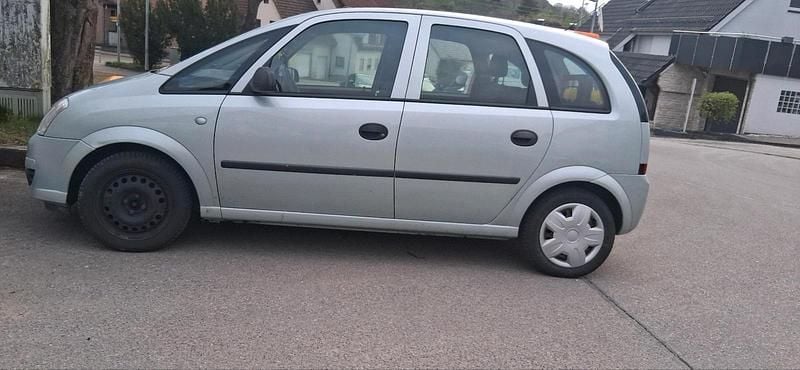 Gebraucht Opel Meriva 105 PS (77 kW) 2009 Grün Van / Kleinbus