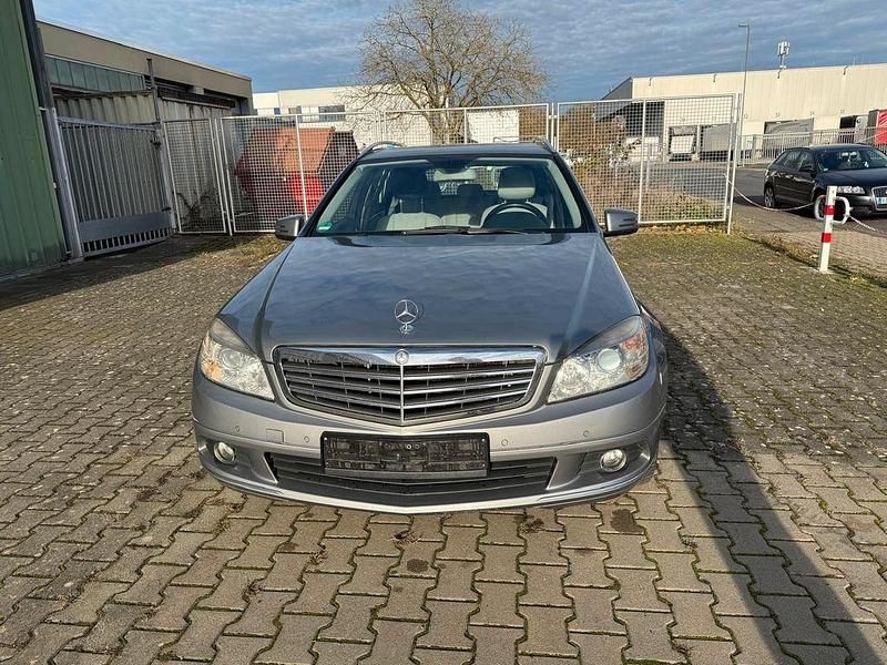 Gebraucht Mercedes C220 Elegance 170 PS (125 kW) 2010 Silber Limousine