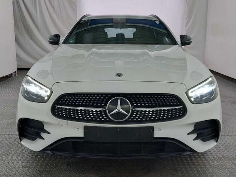 Polarweiss Gebraucht 2022 Mercedes E300 AMG Kombi | 38.750 € (Fairer Preis) - Bild 1/3