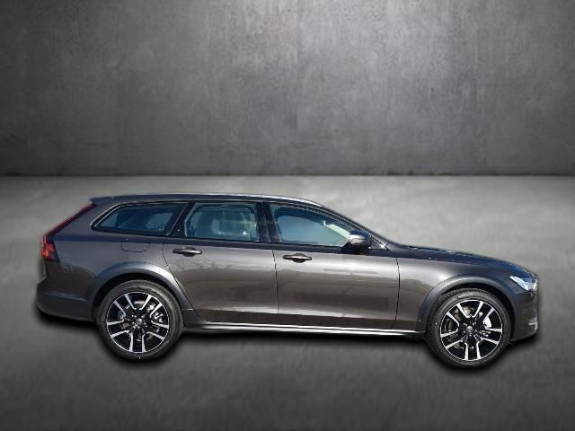 Gebraucht Volvo V90 CC Plus 197 PS (144 kW) 2023 Grau Kombi