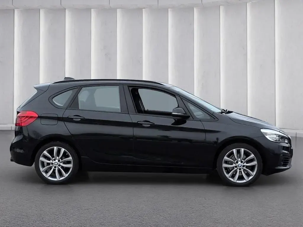 Gebraucht BMW 220 Active Tourer Sport Line 190 PS (139 kW) 2014 Schwarz Van / Kleinbus