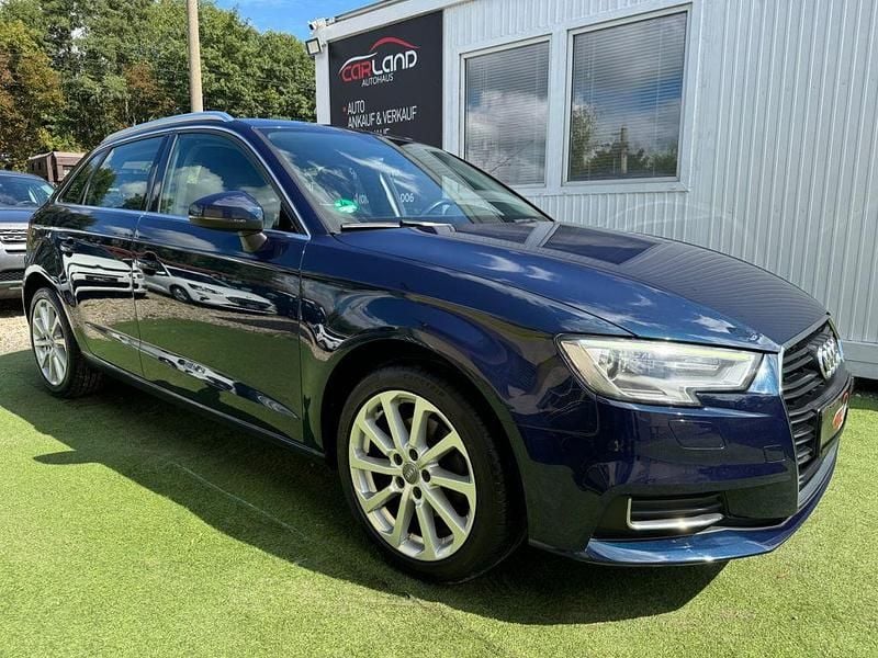 Grün Gebraucht 2017 Audi A3 Sportback Design Limousine | 10.990 € (Guter Preis) - Bild 1/4