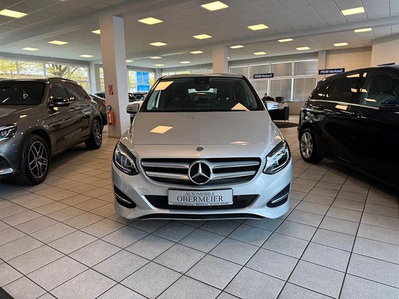 Gebraucht Mercedes B200 Progressive 156 PS (114 kW) 2018 Silber Van / Kleinbus