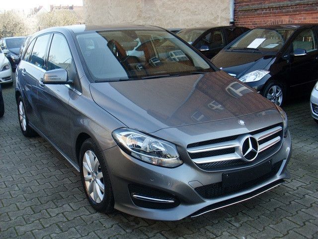 Usata Mercedes B180 Style 122 CV (89 kW) 2015 Grigio Monovolume