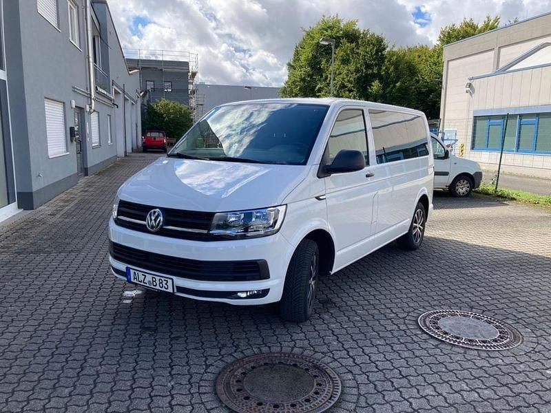 Weiß Gebraucht 2018 VW T6 Van | 31.990 € (Teuer) - Bild 1/4
