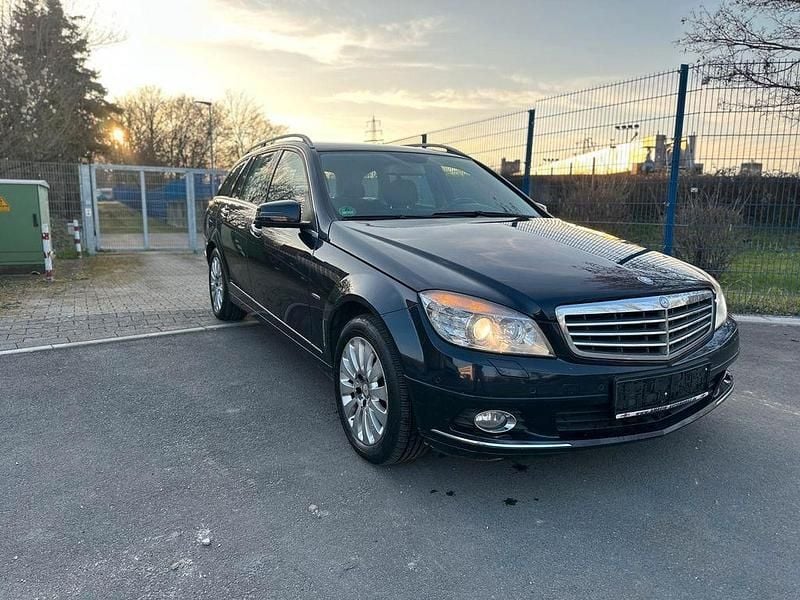 Gebraucht Mercedes C200 136 PS (100 kW) 2010 Blau Kombi