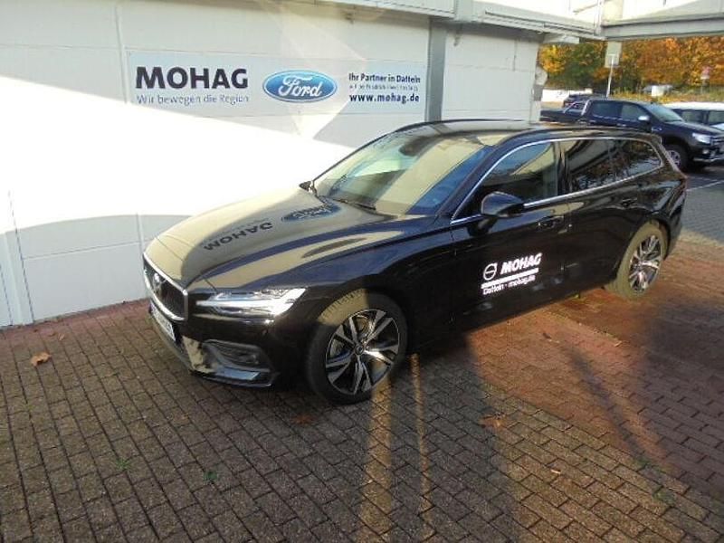 Gebraucht Volvo V60 Core 163 PS (119 kW) 2024 Schwarz Kombi