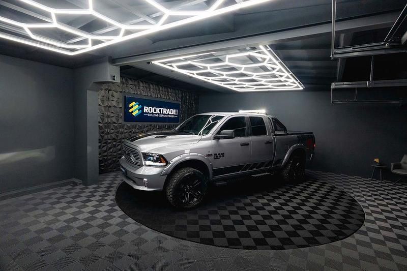 Gebraucht Dodge Ram 401 PS (294 kW) 2021 Grau Pickup