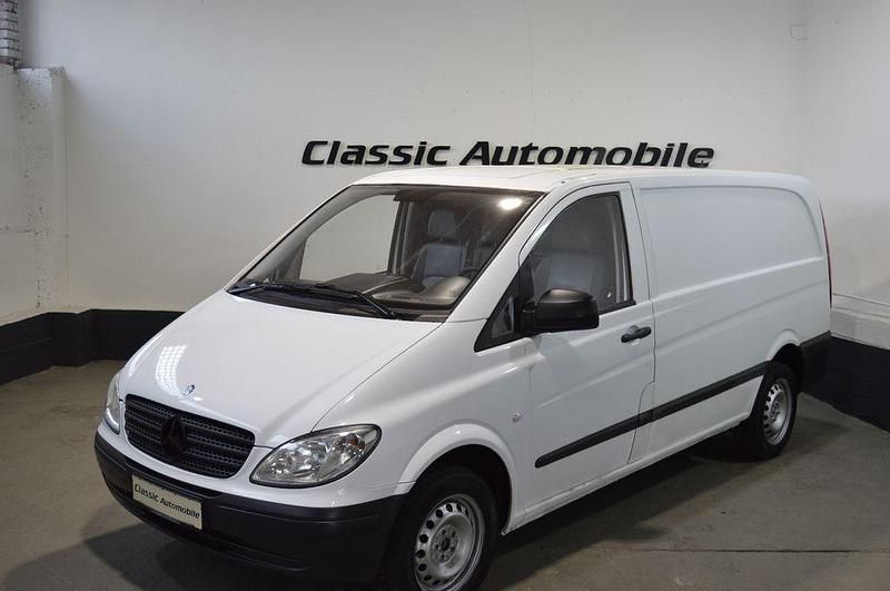 Weiß Gebraucht 2010 Mercedes Vito Van / Kleinbus | 5.900 € (Superpreis) - Bild 1/4