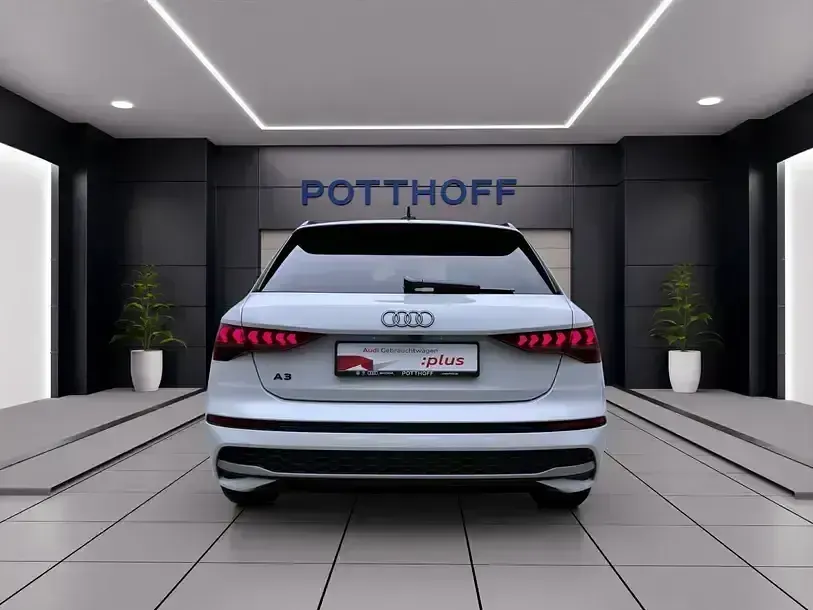 Gebraucht Audi A3 Sportback e-tron Ambiente 204 PS (150 kW) 2025 Weiss Kleinwagen