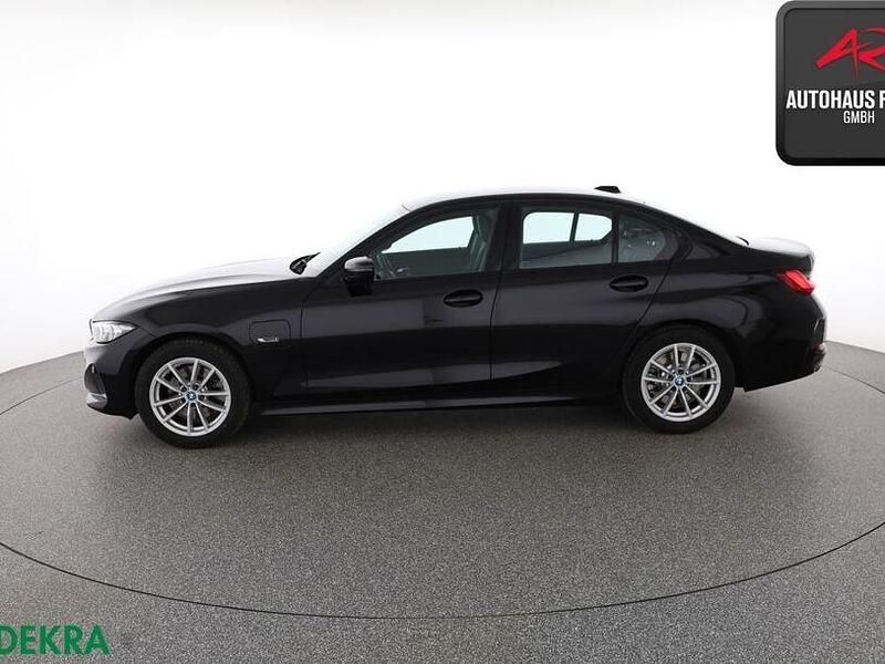 Gebraucht BMW 320e Shadowline 204 PS (150 kW) 2022 Schwarz ii Limousine