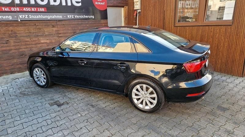 Gebraucht Audi A3 Attraction 110 PS (80 kW) 2016 Brillantschwarz Limousine
