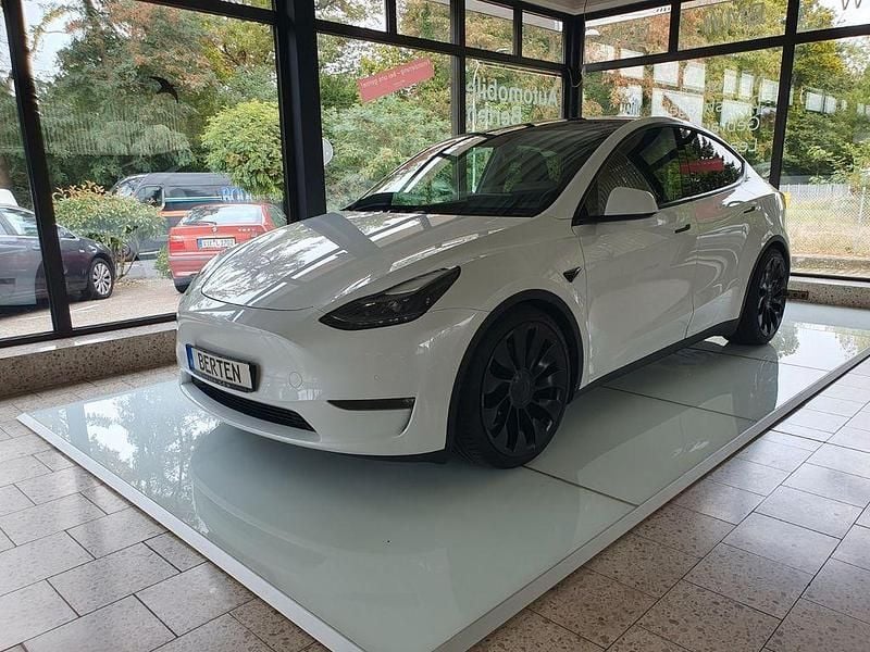 Weiß Gebraucht 2022 Tesla Model Y Performance SUV | 33.950 € (Superpreis) - Bild 1/4