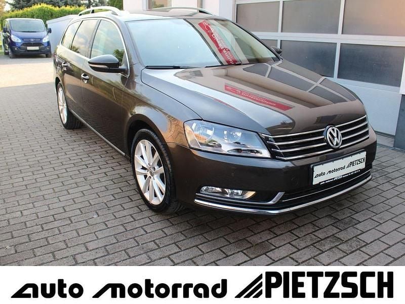 Schwarz Gebraucht 2014 VW Passat Highline Kombi | 7.990 € (Guter Preis) - Bild 1/4