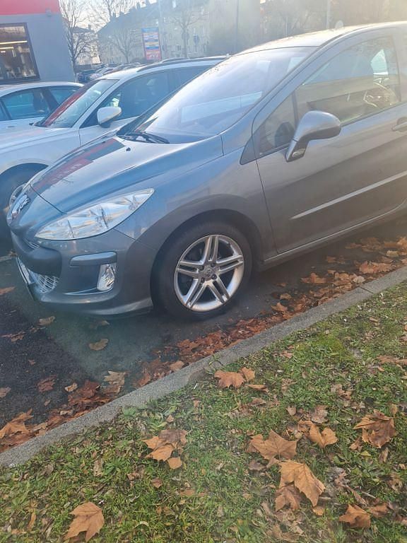 Grau Gebraucht 2008 Peugeot 308 Sport Limousine | 3.300 € (Fairer Preis) - Bild 1/4