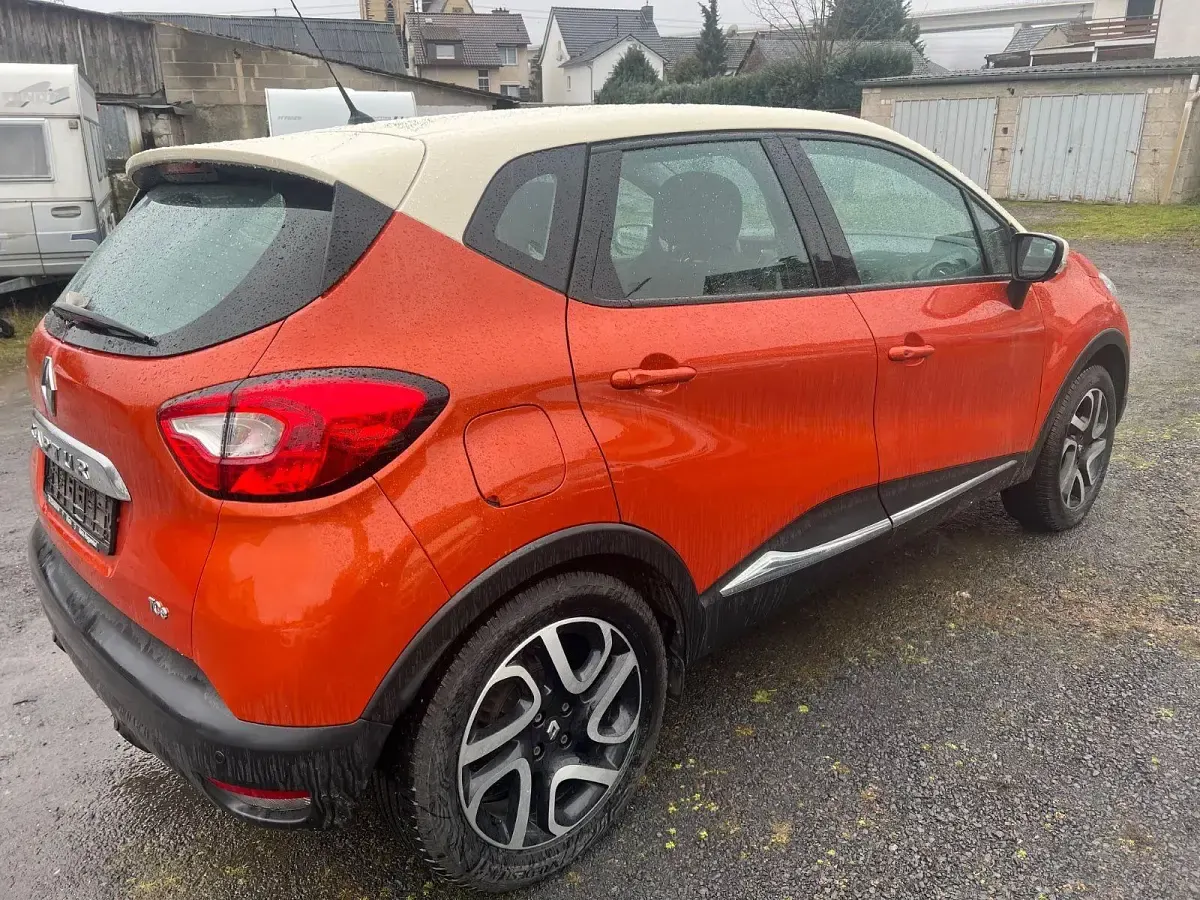 Gebraucht Renault Captur Dynamique 90 PS (66 kW) 2013 Orange SUV