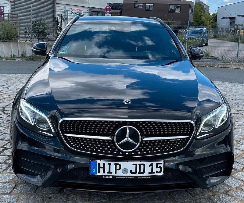 Schwarz Gebraucht 2017 Mercedes E43 AMG AMG Limousine | 22.500 € (Guter Preis) - Bild 1/4