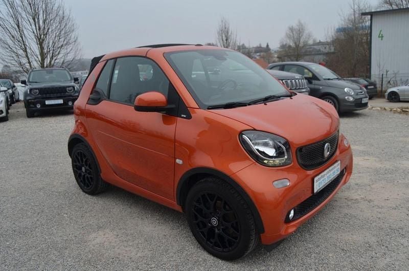 Orange Gebraucht 2017 Smart ForTwo Cabrio Cabrio | 8.500 € (Fairer Preis) - Bild 1/4