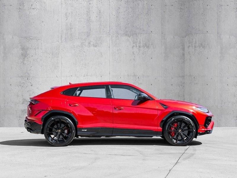 Gebraucht Lamborghini Urus 666 PS (489 kW) 2023 Rosso efesto SUV