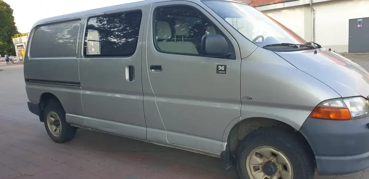 Gebraucht Toyota HiAce 109 PS (80 kW) 2003 Grau Van / Kleinbus
