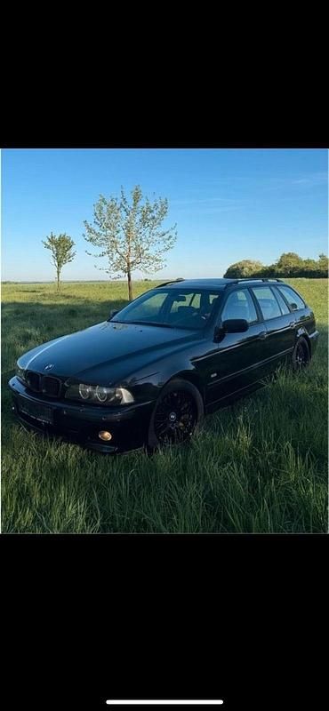 Schwarz Gebraucht 2003 BMW 525 Kombi | 5.500 € - Bild 1/4