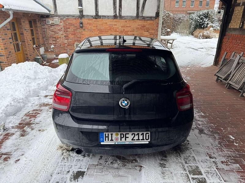 Gebraucht BMW 116 136 PS (100 kW) 2011 Schwarz Kleinwagen
