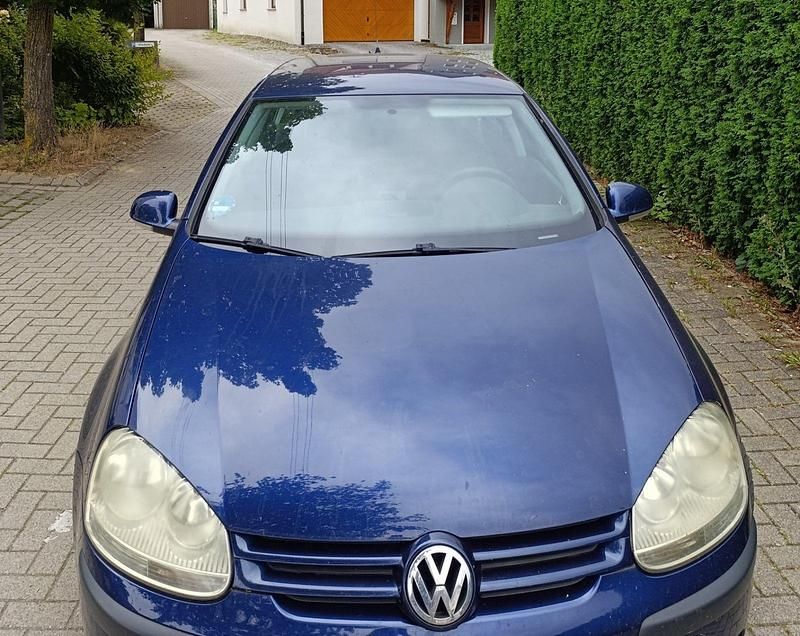 Blau Gebraucht 2005 VW Golf V Limousine | 700 € (Superpreis) - Bild 1/4