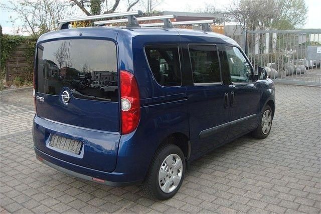 Gebraucht Opel Combo 95 PS (69 kW) 2016 Blau Van / Kleinbus