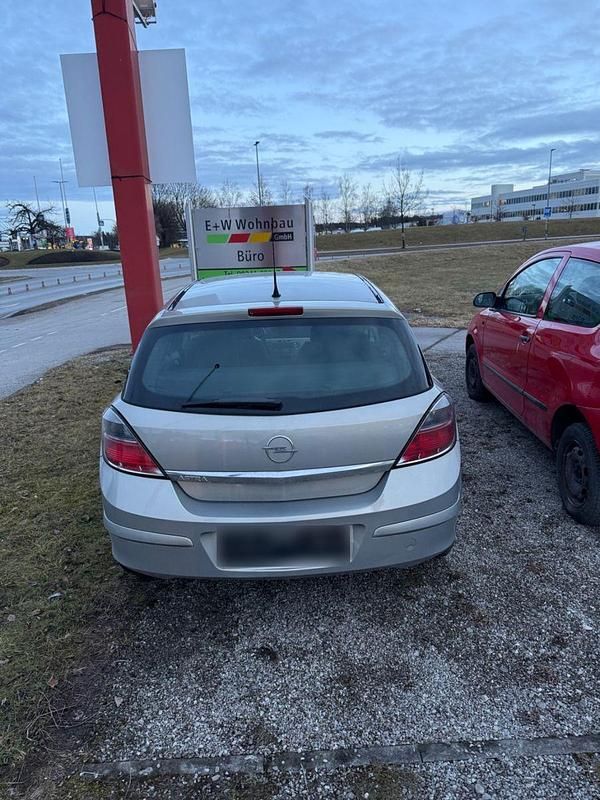 Gebraucht Opel Astra 90 PS (66 kW) 2008 Grau Limousine