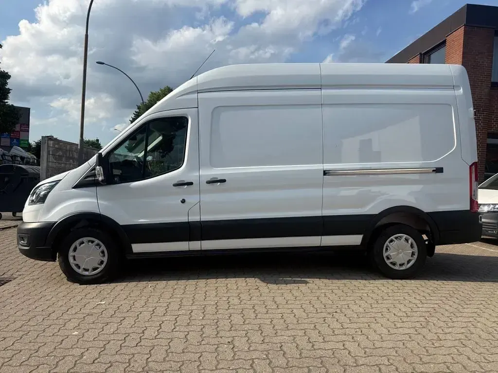 Gebraucht Ford Transit 185 PS (136 kW) 2022 Weiß Van / Kleinbus